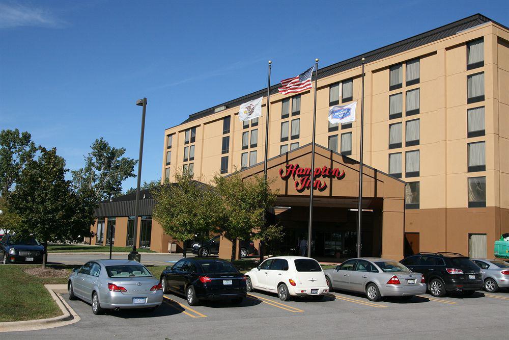 Hampton Inn Chicago-Carol Stream Экстерьер фото
