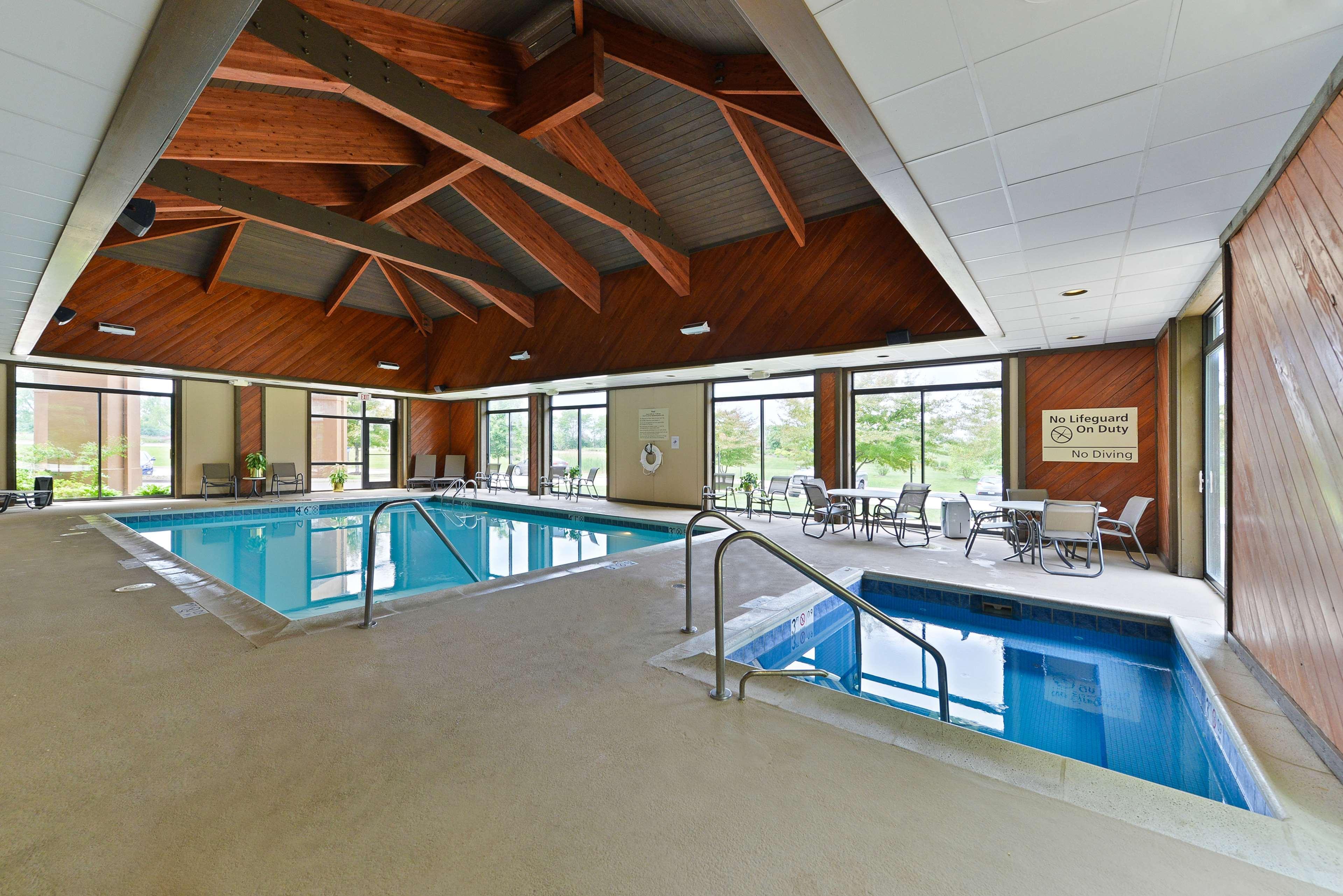 Hampton Inn Chicago-Carol Stream Экстерьер фото