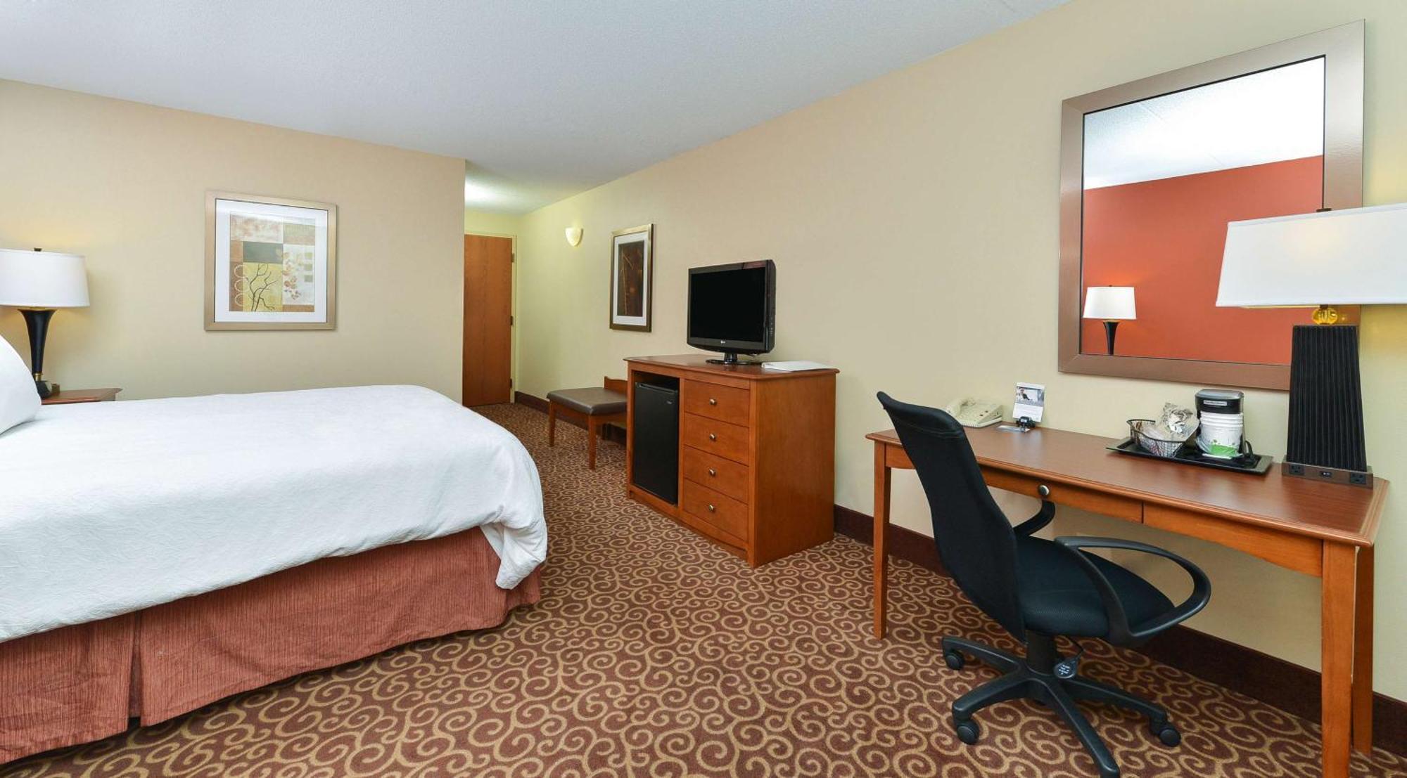 Hampton Inn Chicago-Carol Stream Экстерьер фото