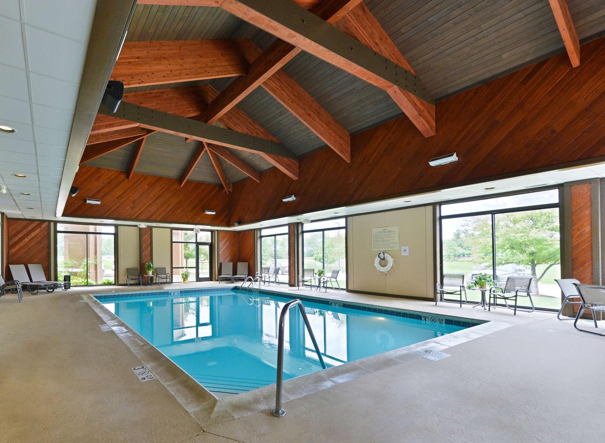 Hampton Inn Chicago-Carol Stream Экстерьер фото