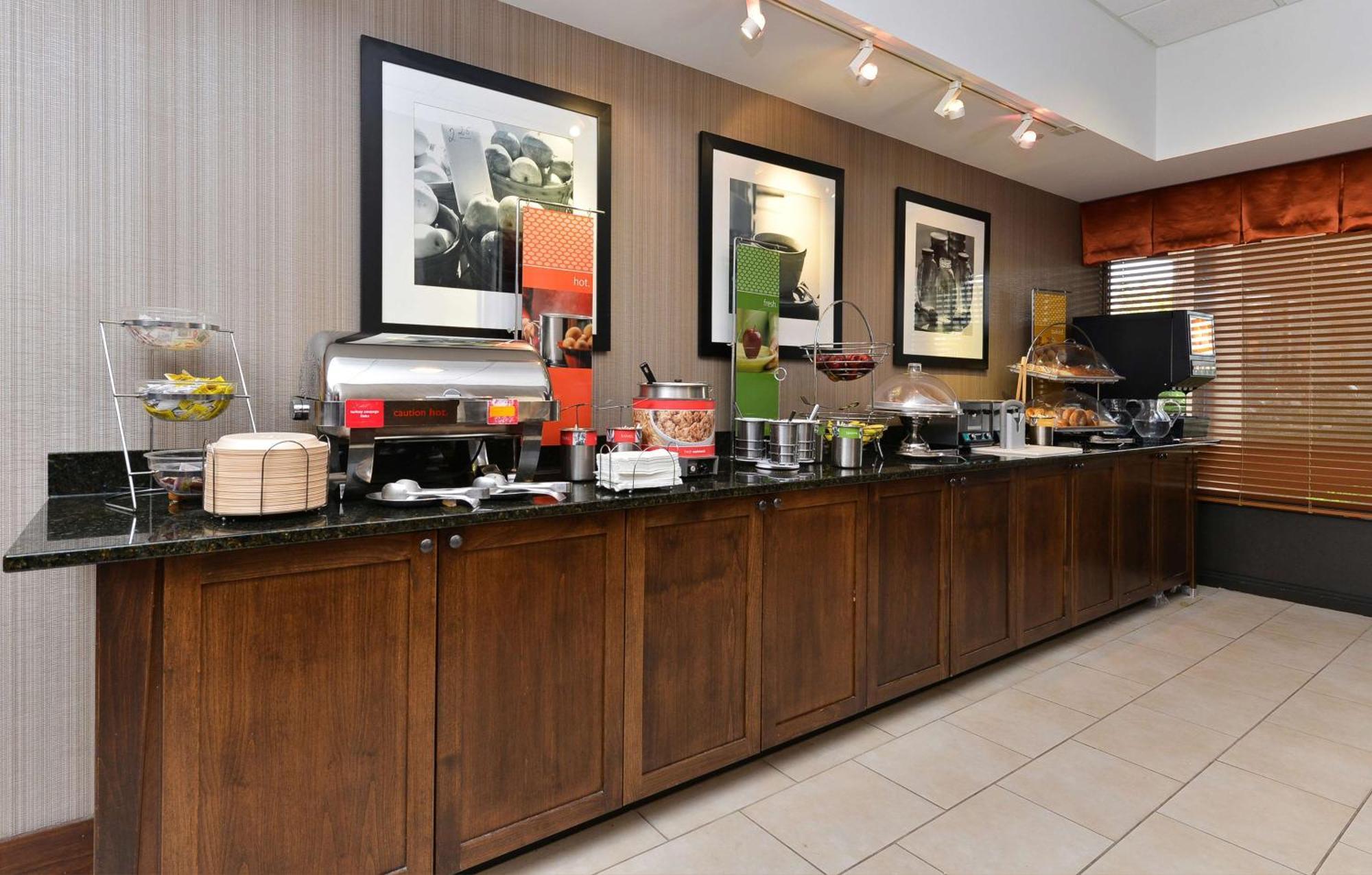 Hampton Inn Chicago-Carol Stream Экстерьер фото